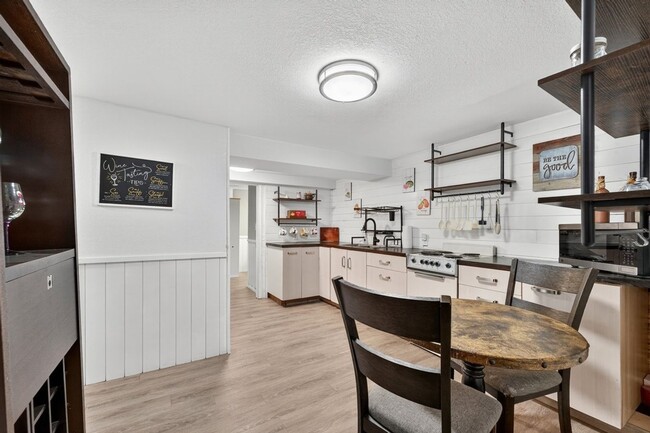 Photo - 1821 6th Ave