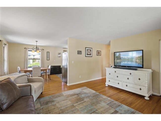 Photo - 9457 Saratoga Ln N