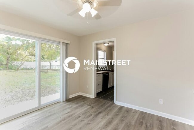 3 Bedroom Pet-Friendly Home in jacksonville, FL with Main Street Renewal