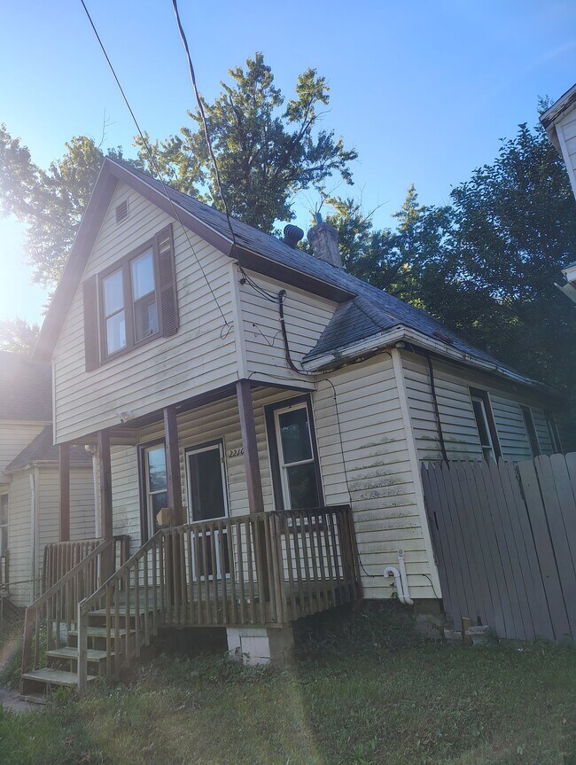 Photo - 2210 W Wiswall St