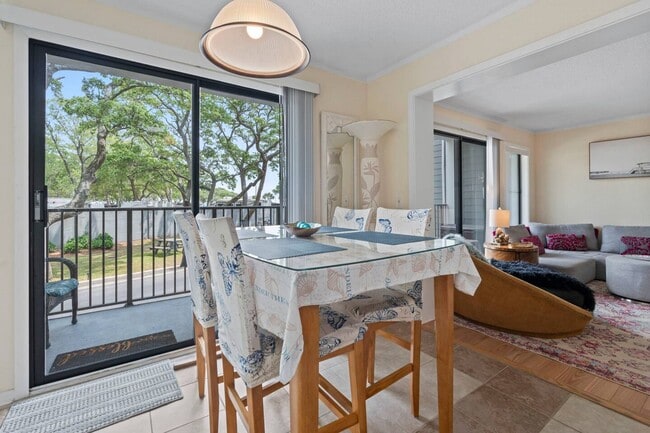 Photo - 5905 S Kings Hwy Unidad 139A Rental