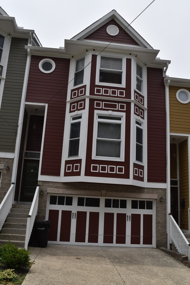 Building Photo - 2105 Herrick Ave