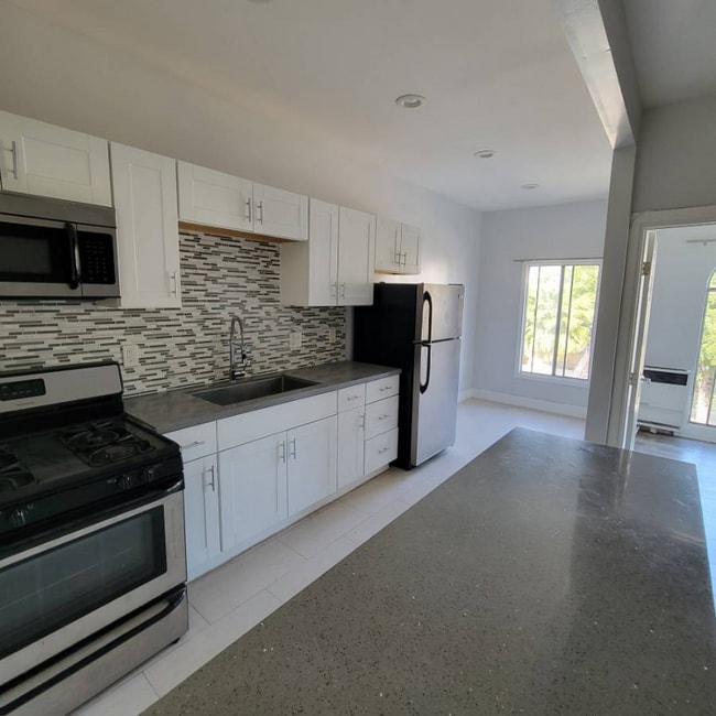 Photo - 837 Normandie Ave Unit 201