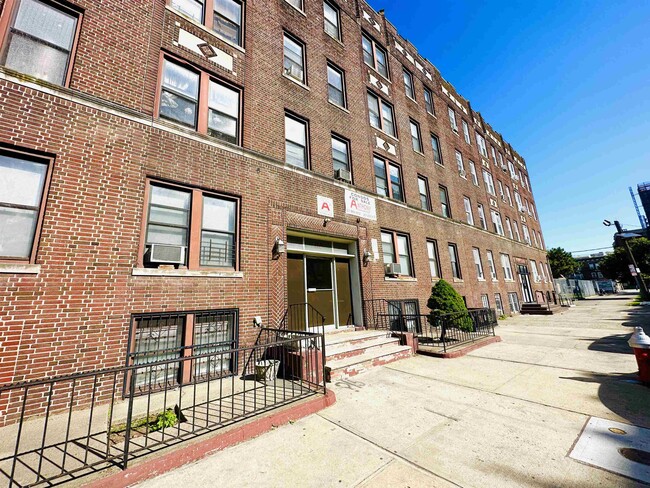 Photo - 117 Corbin Ave Unidad 307 Rental