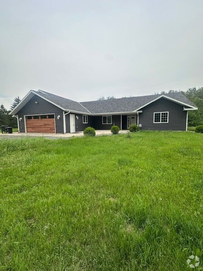 Building Photo - 4 Bed, 2 bath Single Family Home - Pillager