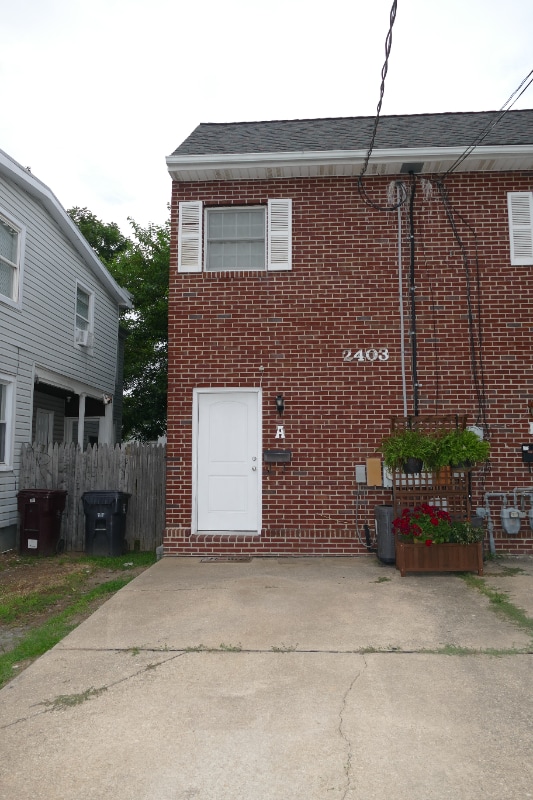 Building Photo - 2403 W 2nd St Rental