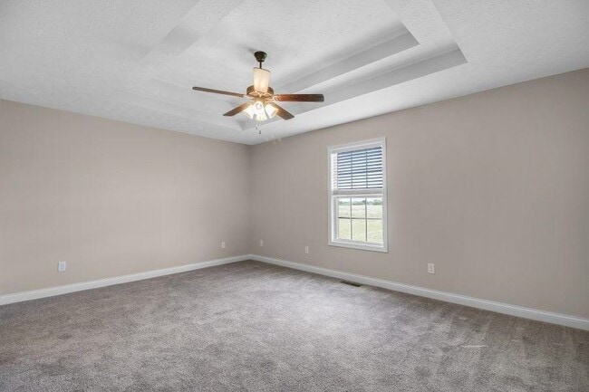 Photo - 418 Lansing Ln