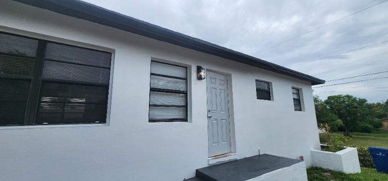 Photo - 1197 W 35th St