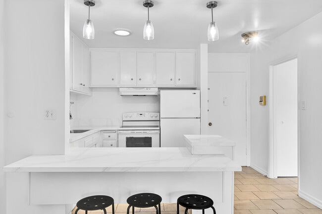 Photo - 320 S Gramercy Pl Unit 302