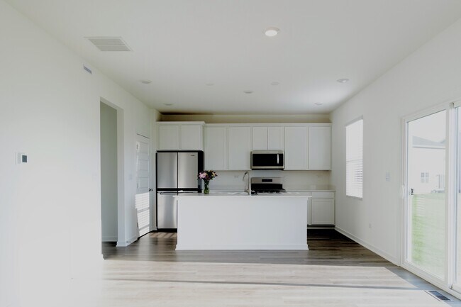 Photo - 2444 Scribe St