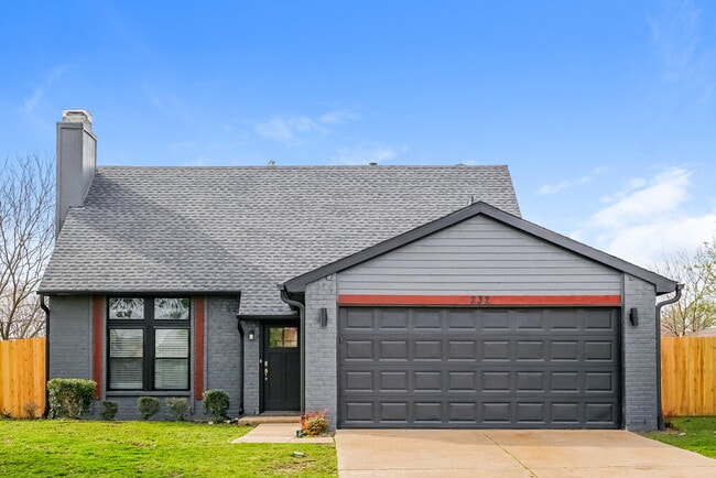 Building Photo - 232 Sunset Dr
