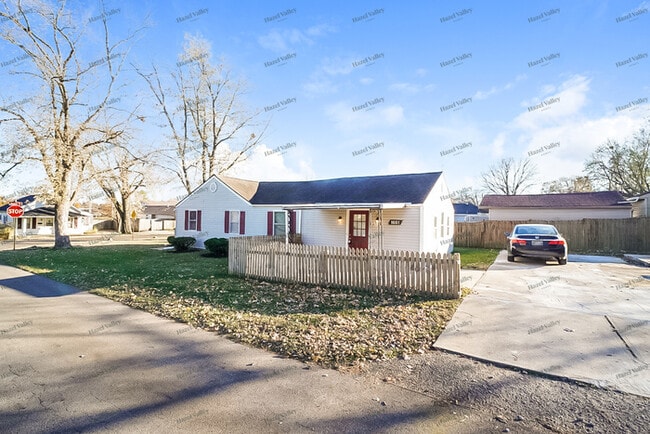 Photo - 1601 Bauer Ave