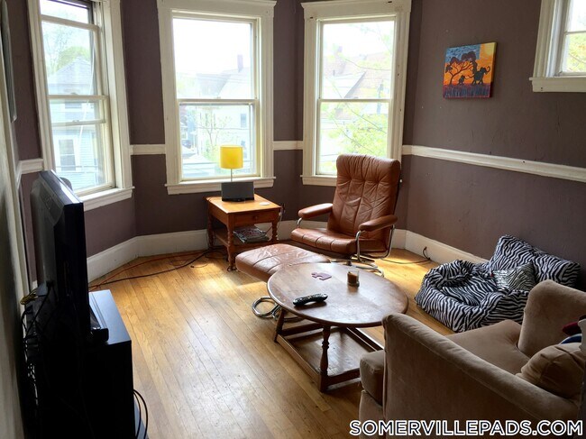 Photo - 39-41 Waterhouse St. Unit 3