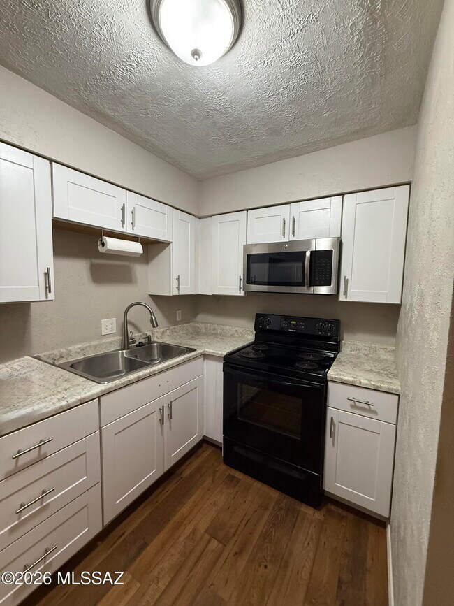 Photo - 1620 N Wilmot Rd Unit D271