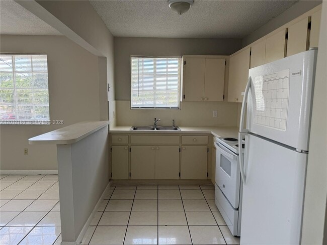 Photo - 837 SE 8th Ct Unidad 2