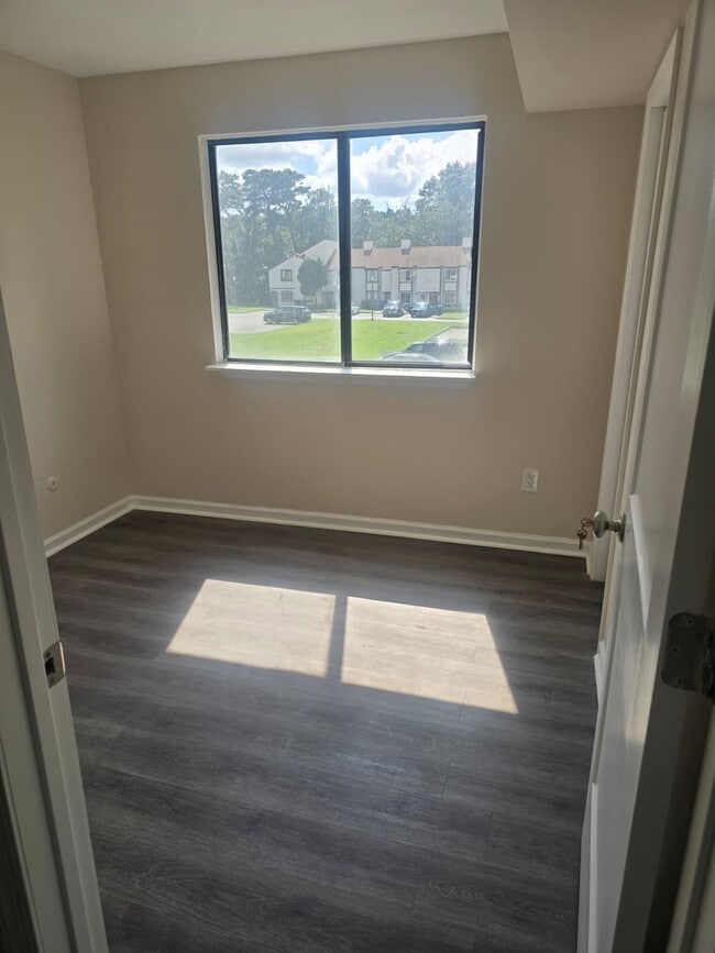 2427 Bayberry Ct Unit The Woodlands