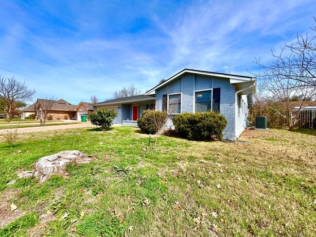 Photo - Warm & Inviting 3 Bed, 2 Bath Home with 2-Car Garage & Fireplace