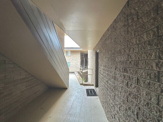 Photo - Spacious Condo in Prime Sandy Springs Location – Gated Community with Pool!