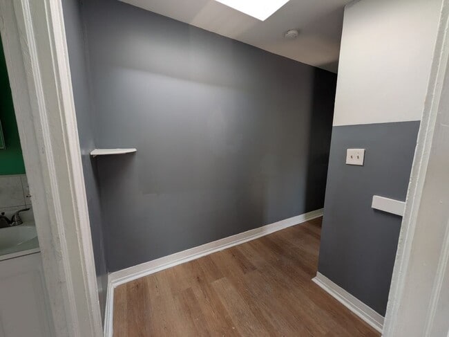 Photo - 205-11 110th Ave