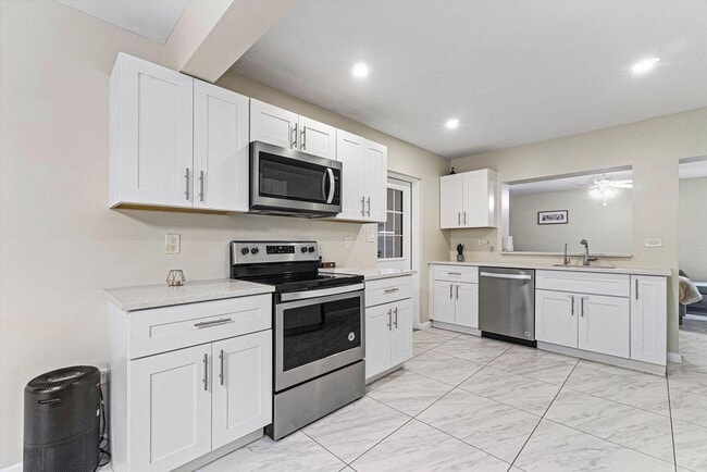 Photo - 1923 Holman Dr