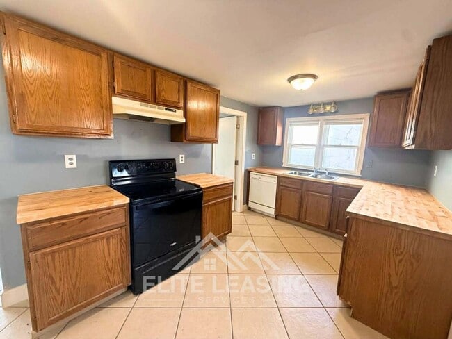 Photo - 1 Bedroom | 1 Bathroom | Bonus Room | Garage