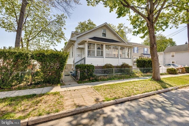 Photo - 427 Buttonwood St