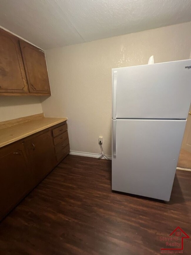 Photo - 180 E Stevens St