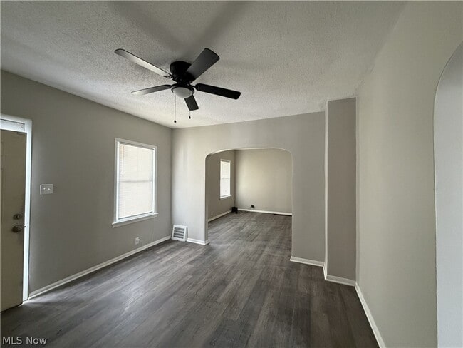 Photo - 15340 Yorick Ave Unidad Lower