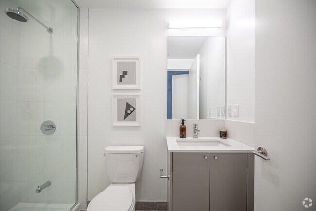 2BR, 2BA - 902SF - Secondary Bathroom