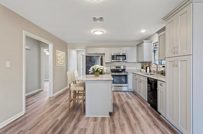 Photo - 109 Center Cir Unit 109