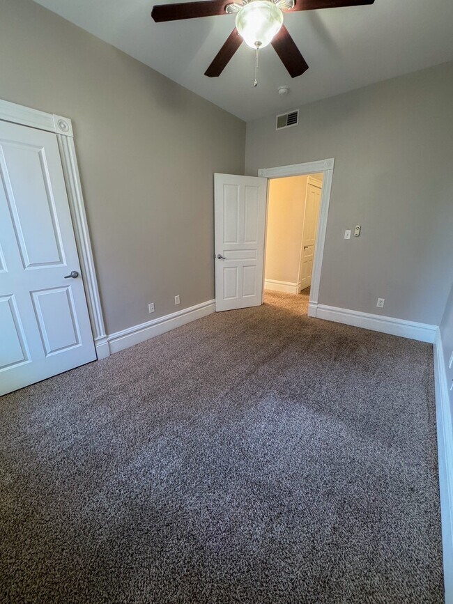 6919 Michigan Ave Unit 1F