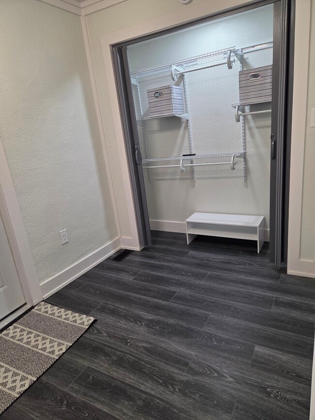 Photo - 8546 Kessler St