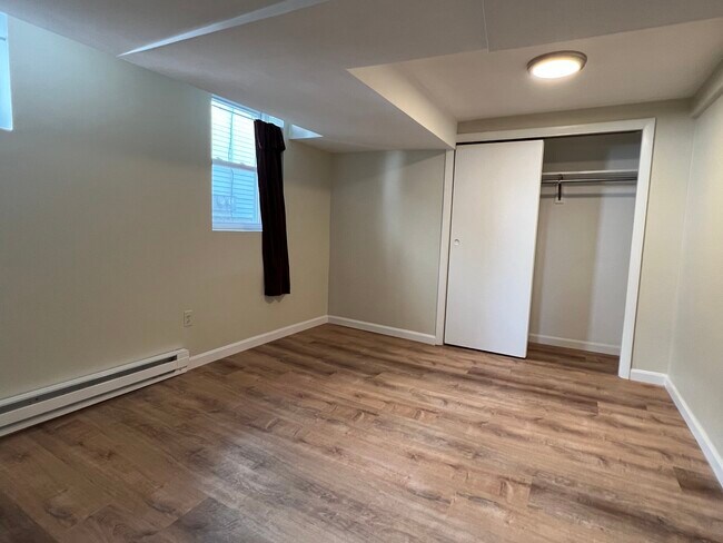 Building Photo - 49 Breck Ave Unit B Rental
