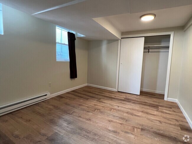 Building Photo - 49 Breck Ave Unit B Rental