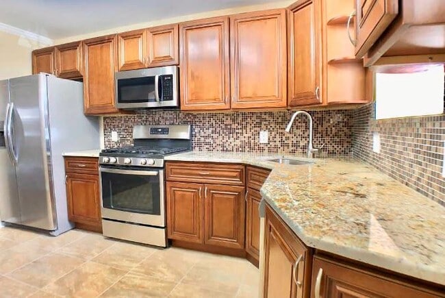 Photo - 150 E Walnut Ln