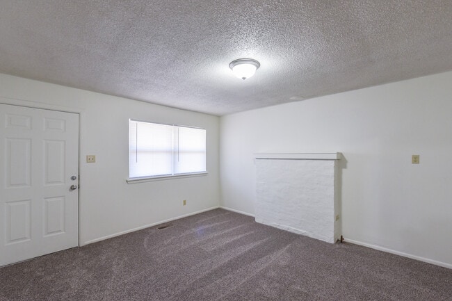 Photo - 700 S Roland Rd