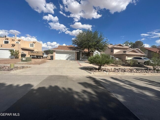 Photo - 408 Hadley Pl