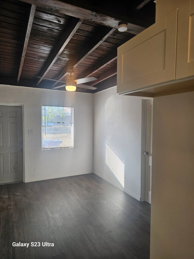 Photo - 617 Sears Ave NE