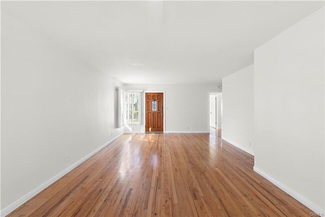 Photo - 5722 Faculty Ave