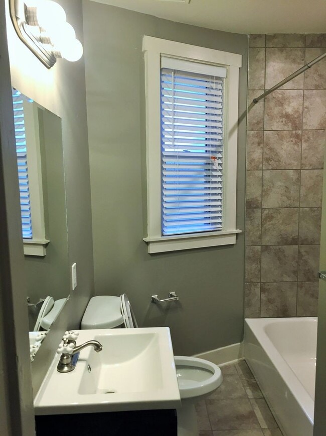 Photo - 6333-6335 Bartlett Unit 6333 Bartlett