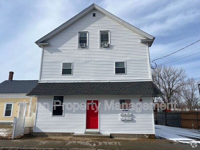 Building Photo - 42 Providence St Unit 2 Rental