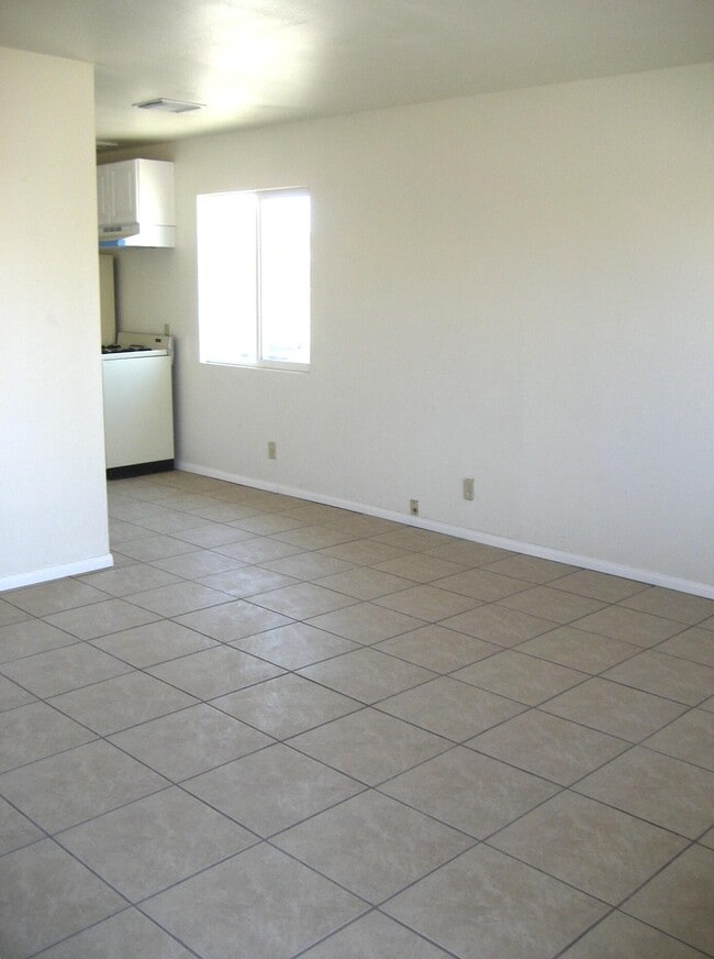 Photo - 10340 E Vernon Ave