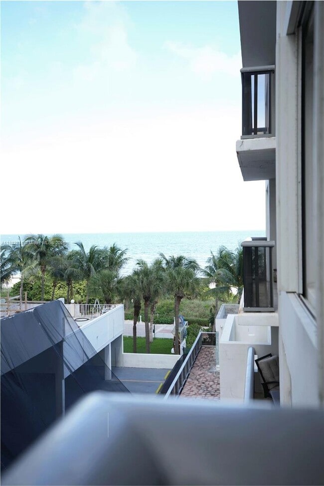 Building Photo - 6039 Collins Ave Unit 503