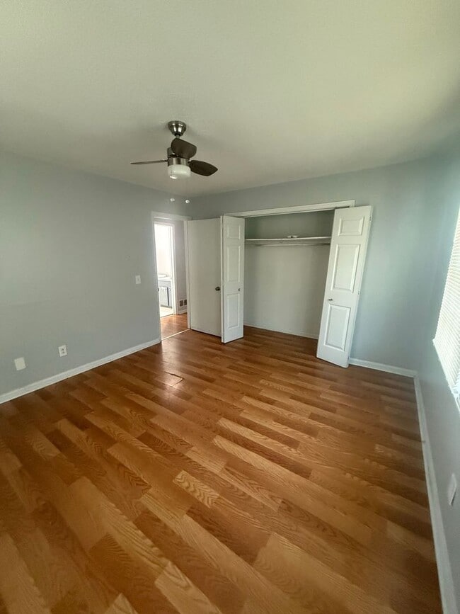 Building Photo - Crimson Apple Valley Unit B