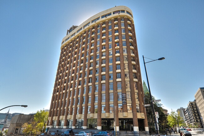 450 Sherbrooke E. - Tour Sherbrooke