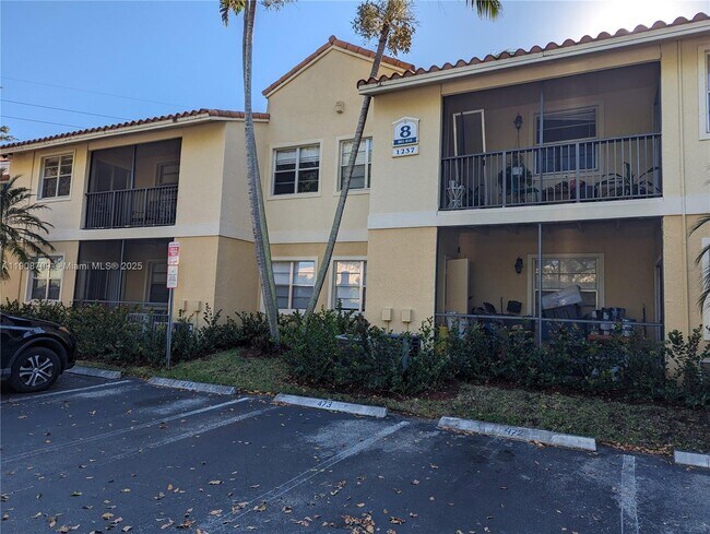 Building Photo - 1237 SW 46th Ave Unit 802
