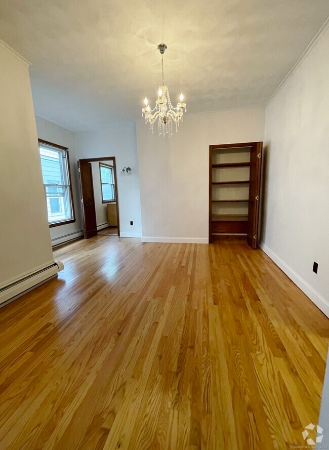 Building Photo - 105 W Elm St Unit 1 Rental