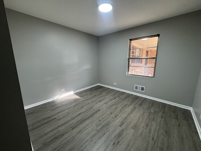 Photo - 5651 W 97th St