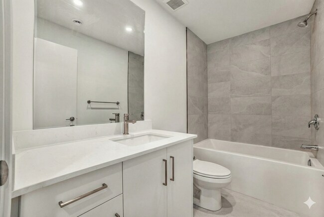 Photo - 1260 Dorchester Ave Unit 8