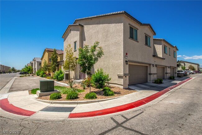 Photo - 825 Star Estates Ave